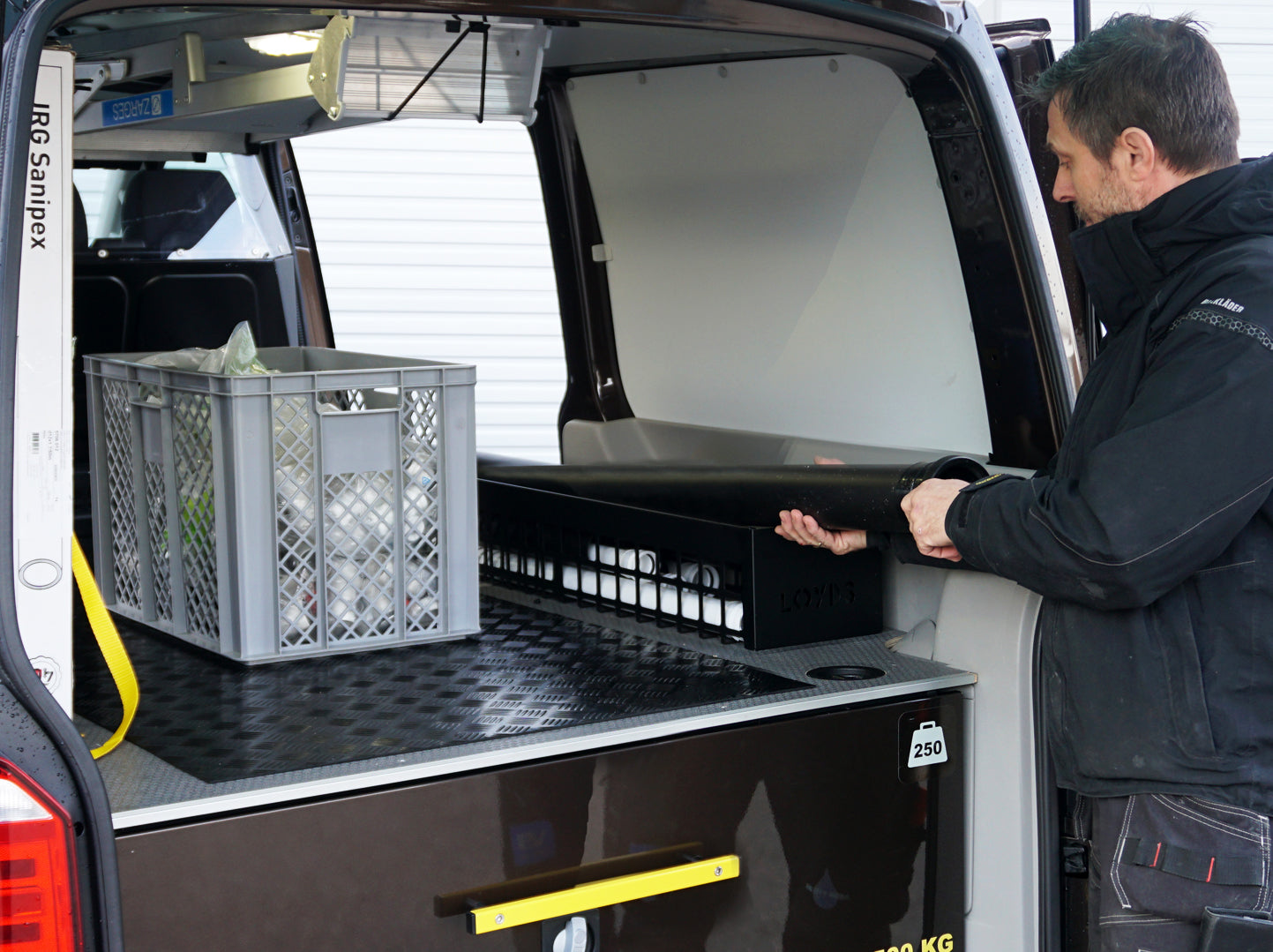 Golvbox Large med teleskopfunktion (1300 – 2550 mm) - Bild 3