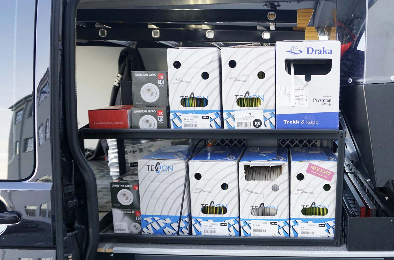 Verktygsinredning bil elektriker mellanstor servicebil - Bild 2